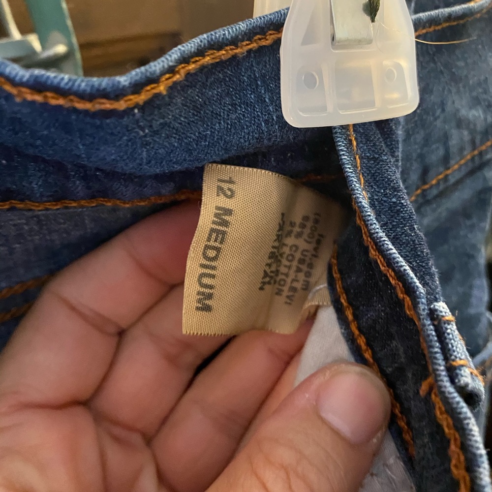 Levi’s - Picture 3 of 5